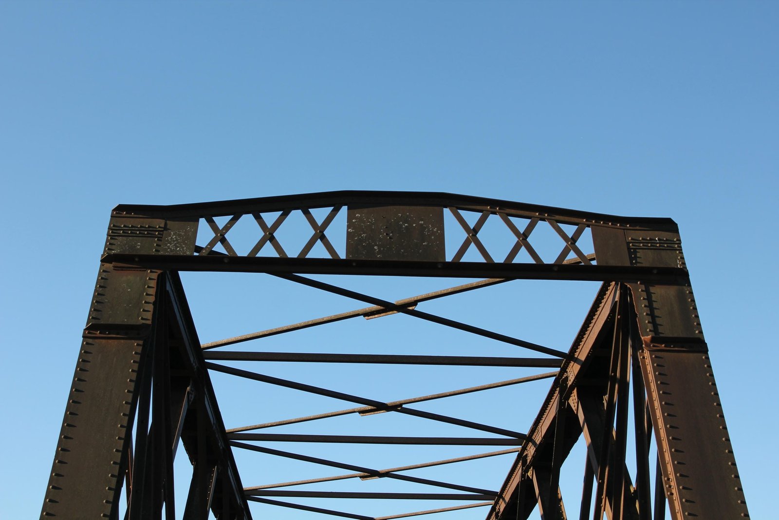 Portal bracing, north span